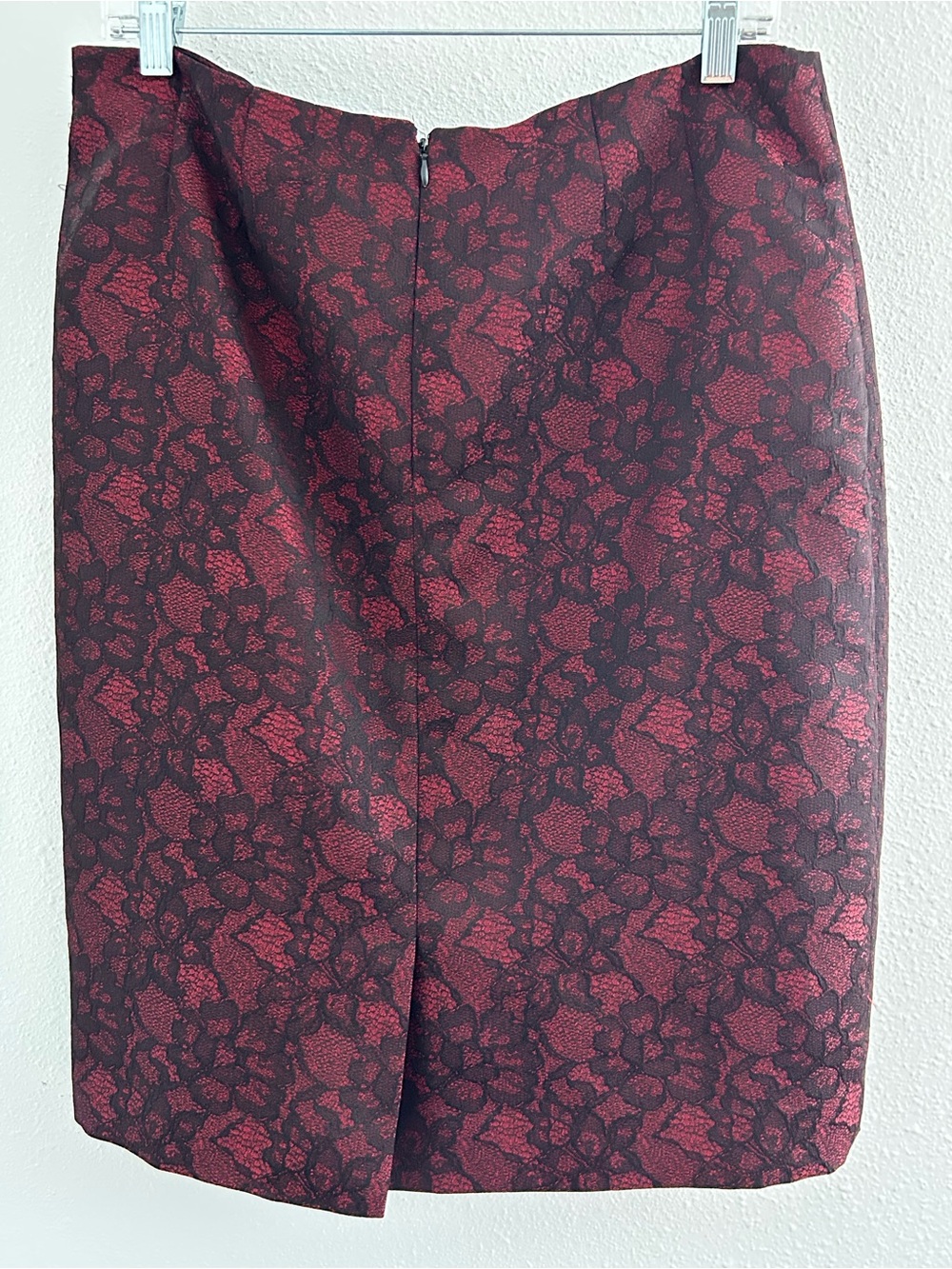 Evan Picone Burgundy and Black Floral Pencil Skirt - Picture 3 of 4